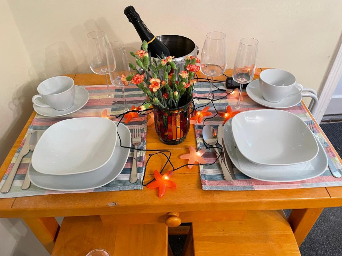 דירות Garden Flat Torquay Just 2 Mins Walk From The Harbour מראה חיצוני תמונה